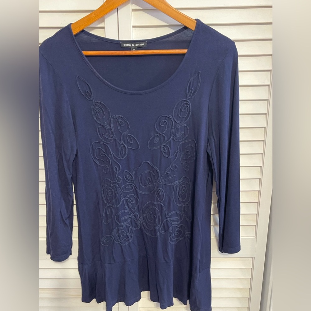 Cable & Gauge Long Sleeve Top Size Medium